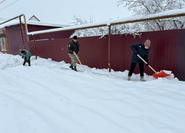 Зима в этом году выдалась снежной, и Мингрельское сельское поселение не стало исключением. Снегопады принесли немало хлопот, но местные власти и ко...