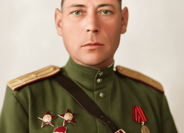 Иван Иванович Стародуб, чья жизнь началась в 1906 году в станице Мингрельской Абинского района, с ранних лет познал тяготы. Его отец ушел на фронт ...