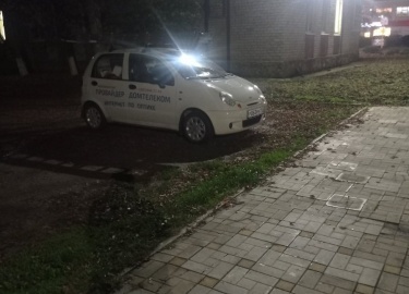 В мингрельской вчера устраняли проблемы с проводным интернетом провайдер "ДомТелеком". В шесть часов вечера работники работали на одной и...