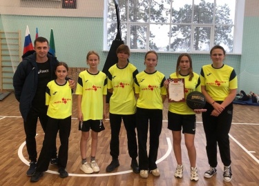 Гордость и радость вызывает выступление наших мингрельских девчонок! Они показали блестящую, самоотверженную игру, продемонстрировав не только техн...